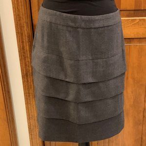 Larry Levine Women's Skirt, size 8, gray